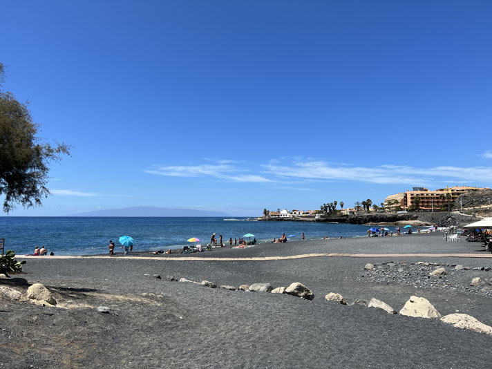 LA CALETA-5-clear-blue-skies