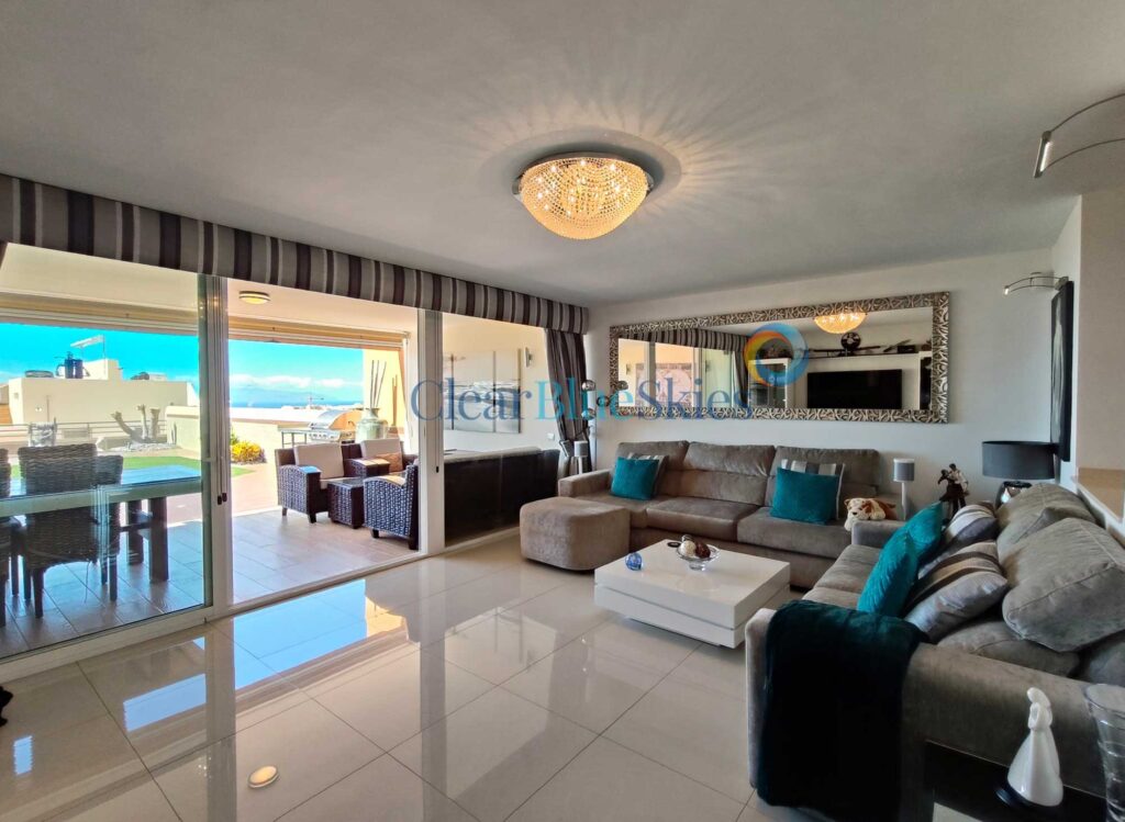 Superb Immaculate Townhouse in a Desirable Location