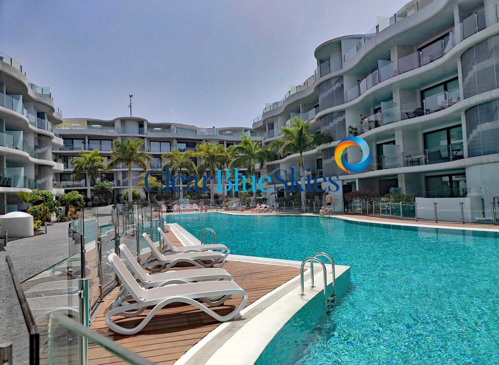 Stylish Two Bedroom Garden Apartment in Great Complex
