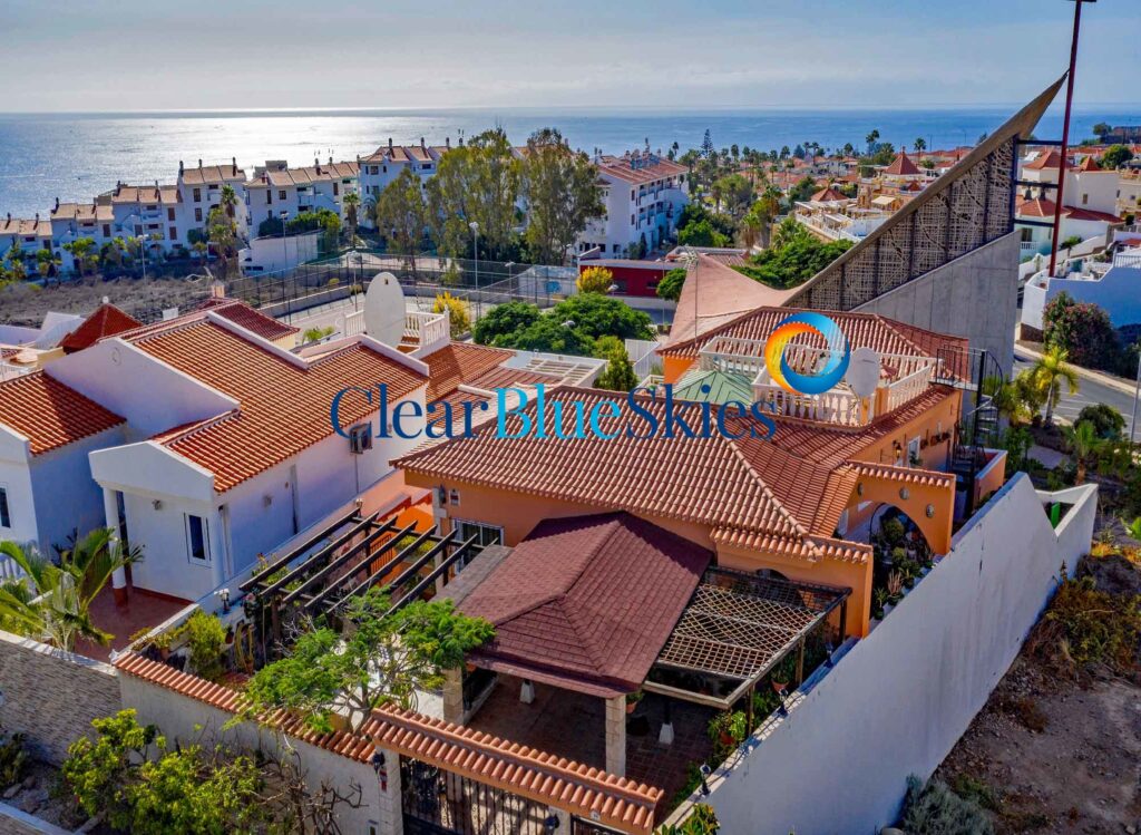 Beautiful Detached Six Bedroom Villa in a Popular Area