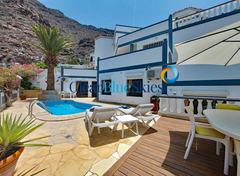 Desirable Three Bedroom Villa With Private Heated Pool