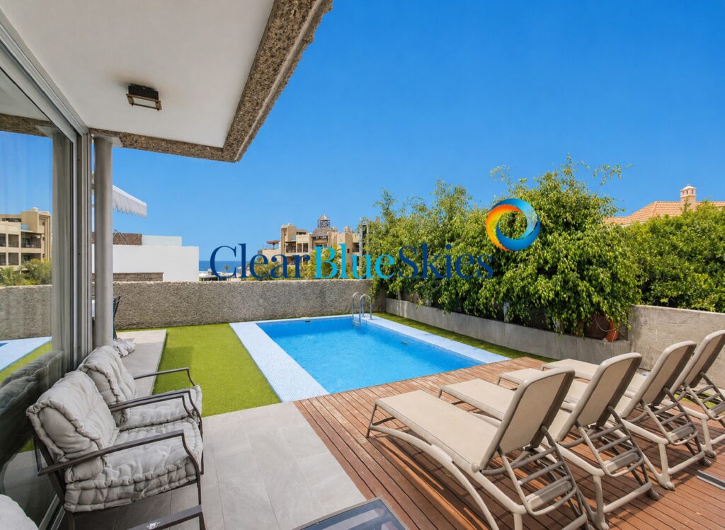 Desirable Five bedroom Villa with Private Pool in the Exclusive Area of Playa del Duque