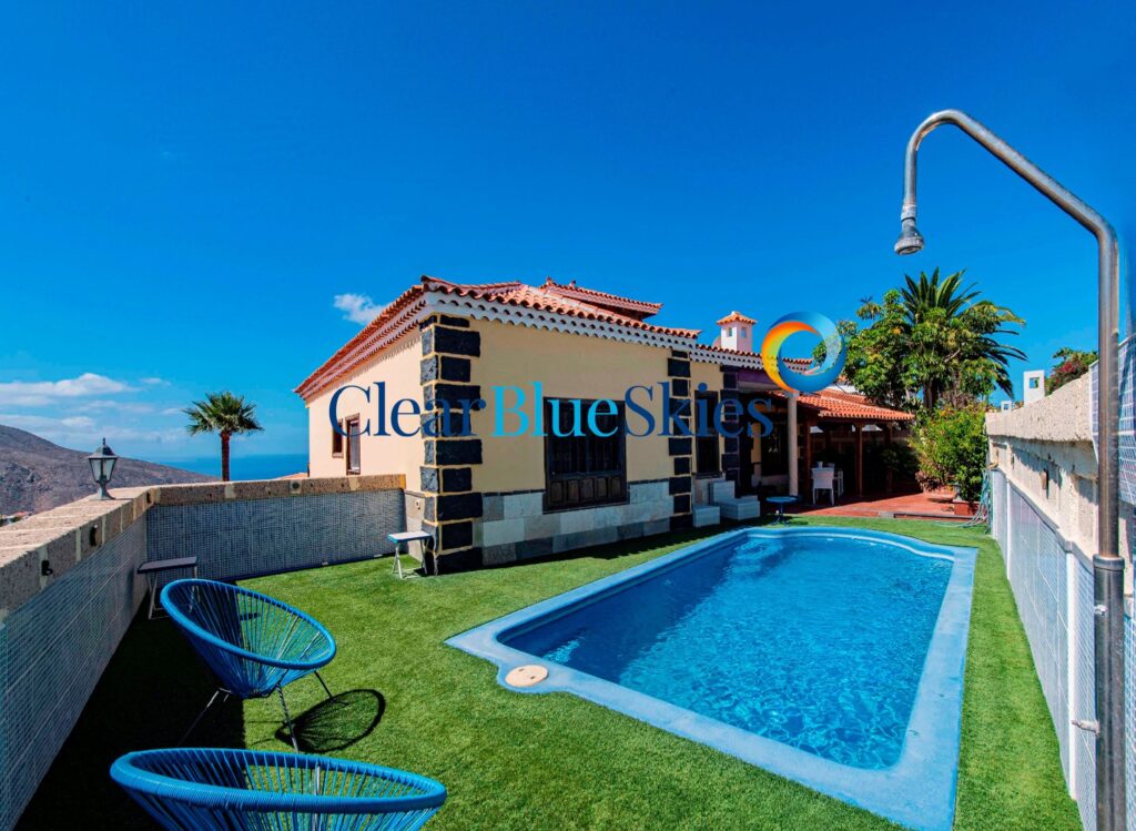 Beautiful Four Bedroom Rustic Style Villa with Private Pool