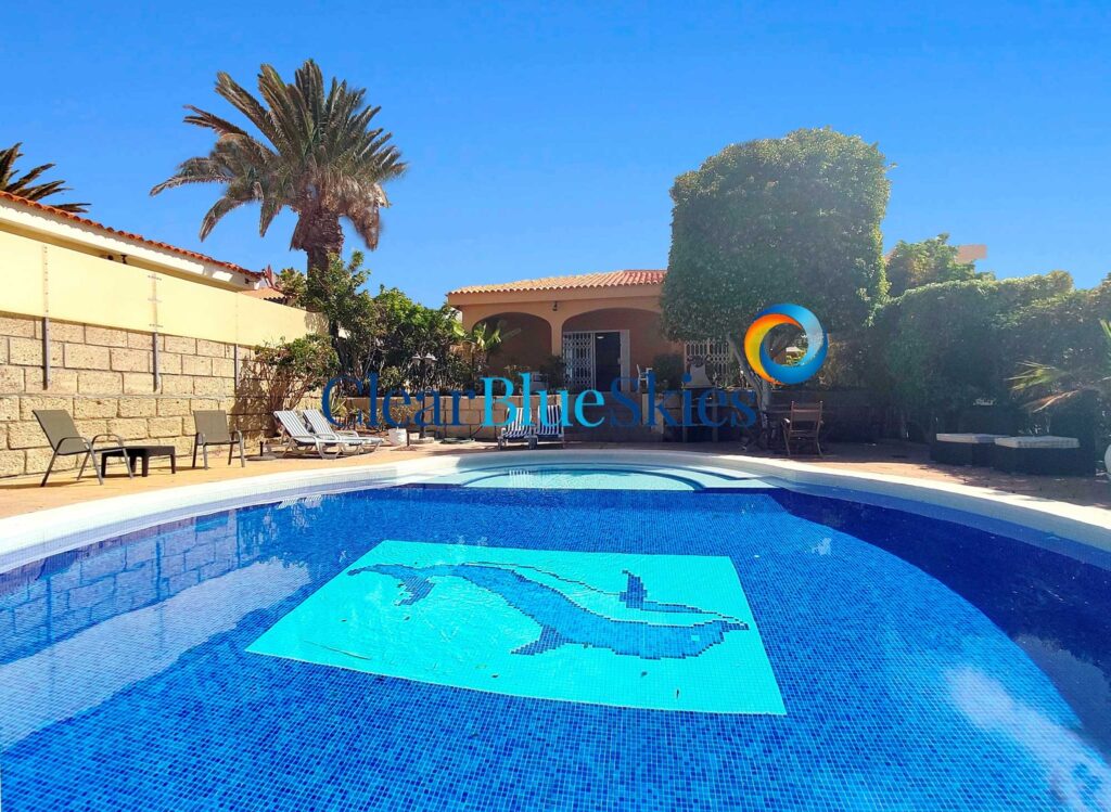 Beautiful Three Bedroom Villa with Private Heated Pool
