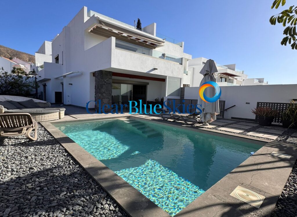 Stunning Modern Villa in Incredible Central Location featuring Heated Swimming Pool
