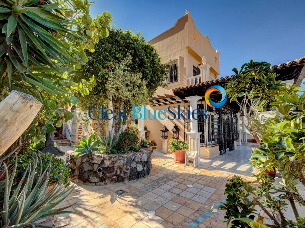 Elegant and Spacious Villa with Panoramic Views