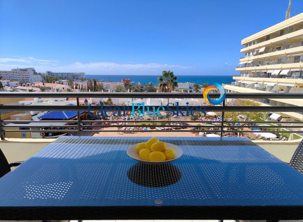 Immaculate One bedroom Apartment Close to the Beach