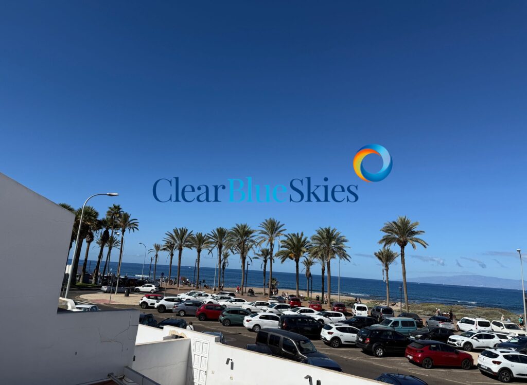 Lovely Three Bedroom Front Line Villa in Popular Complex on the Golden Mile, Playa de las  Americas