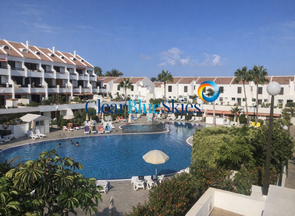 Lovely Three Bedroom Front Line Villa in Popular Complex on the Golden Mile, Playa de las  Americas