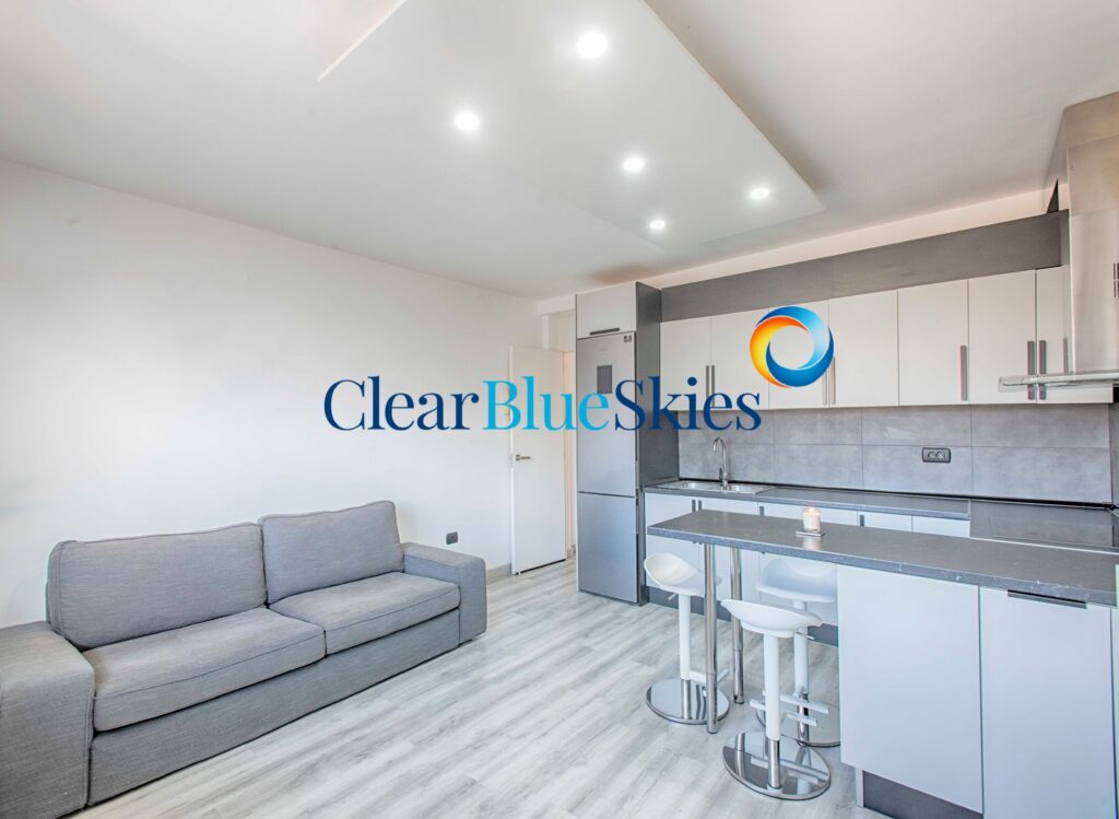 Beautifully Renovated Two Bedroom Apartment with Roof Terrace, Close to the Ocean