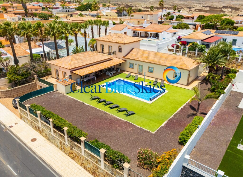 Exceptional Detached Villa in an Exclusive Golf Area