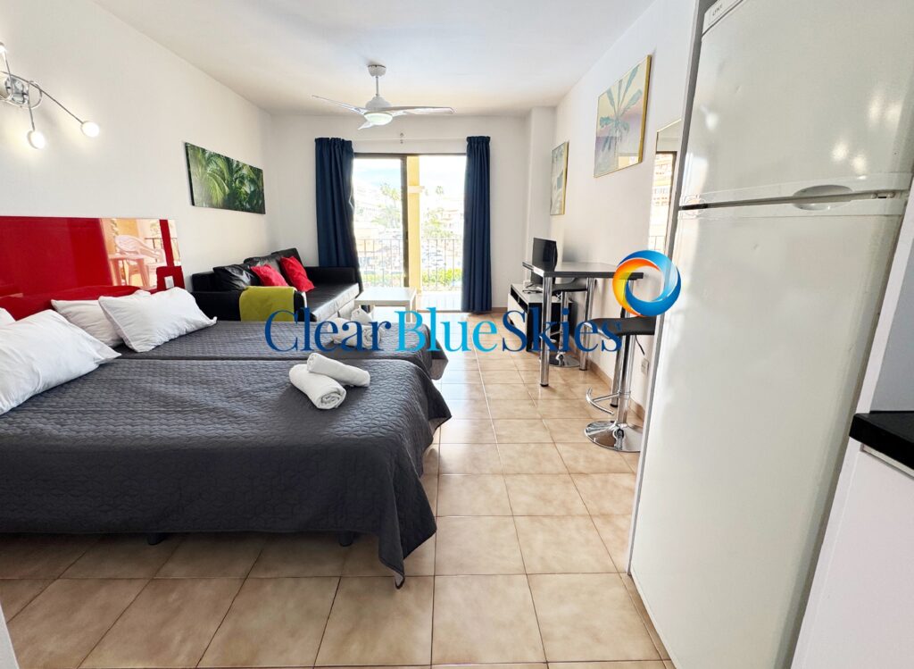 Charming Renovated Studio Apartment in a Popular Holiday Complex located in Los Cristianos