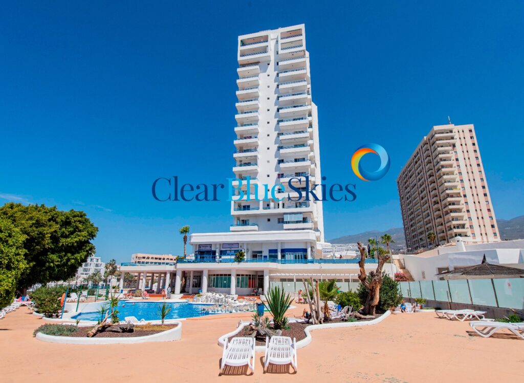 Well Presented and Fully Furnished One Bedroom Apartment Close to the Ocean