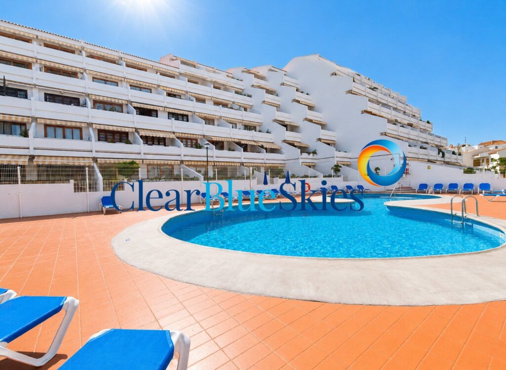 Excellent Air-Conditioned Duplex Penthouse with Lovely Sea Views in Popular Central Location